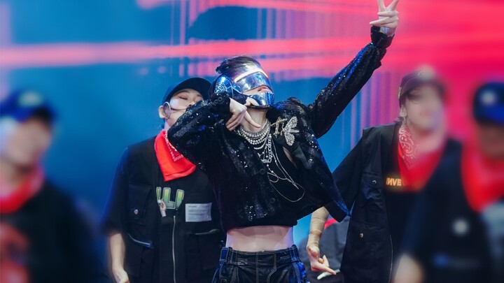 [Li Sidani] Masked Dancer Iron 1990 mengguncang penonton dengan penampilan Devil May Cry. Saksikan K