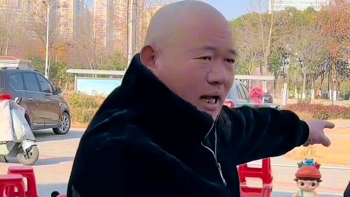 Ông chủ trước đây làm gì thì liên quan gì đến tôi?