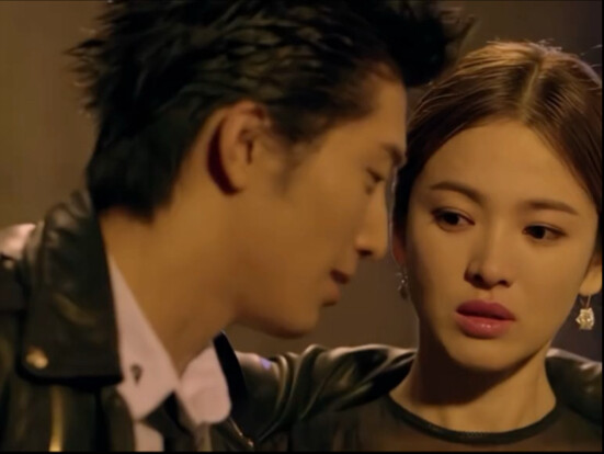 โต้วเสี่ยวถ่ายทอดความรักที่ถูกบังคับ