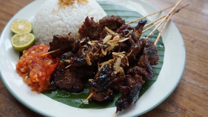 IRIS MIRING.TRIK PENTING DALAM MEMBUAT SATE DAGINGSAPI LEMBUT,EMPUK UNTUK MAKAN ANAK-ANAK