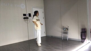 黄铉辰motley crew送走人证据有 真的真的太难跳了！！录了两遍腿都在抖