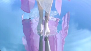 We all know that stockings and high heels are offensive. Barefoot is invincible!