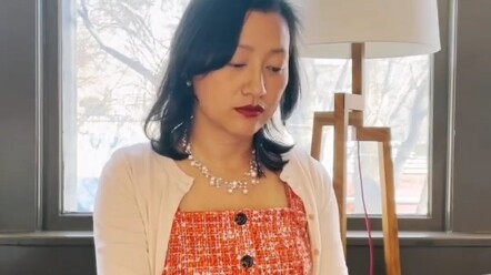 U.S. visa officers might be multitasking during your interview—but that’s not necessarily a bad thin