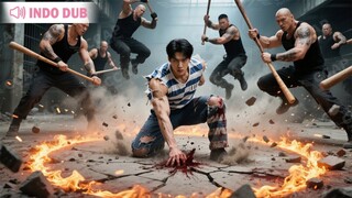 Tahanan lemah dipukul tiap hari, tak diduga mengubah menjadi Dewa Perang Anonim