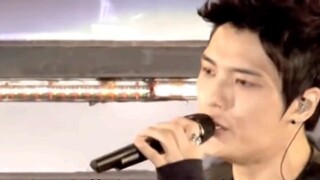 Nhóm nhạc thần tượng Kpop không có trưởng nhóm cũng không hỗn loạn, vậy thì có đội trưởng hay không 