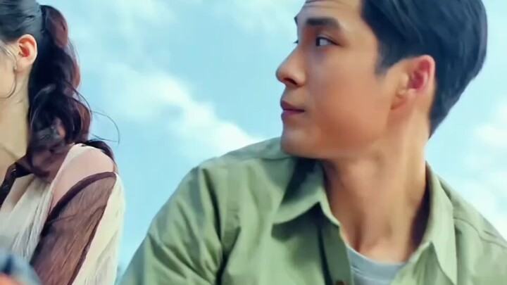 Tình yêu chính là như vậy, khi bạn bỏ lỡ thì sẽ có người khác đến thay thế.