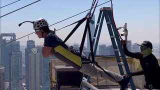استمتع بتجربة اندفاع الأدرينالين من منظور الشخص الأول على Xline، أطول خط انزلاقي حضري في العالم في د