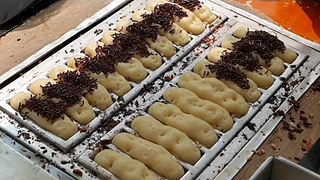 อาหารริมทางชาวอินโดนีเซีย - Kue Pukis มินิช็อกโกแลตชีสเค้กของหวาน