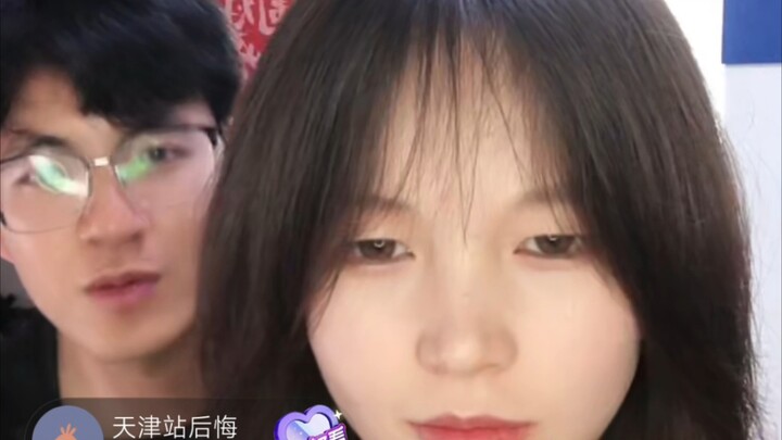 รุ่นพี่จากวิทยาลัยครูหวยอิน ทำไมคอถึงแดงจัง? โดนล็อกคอหรือเปล่า?