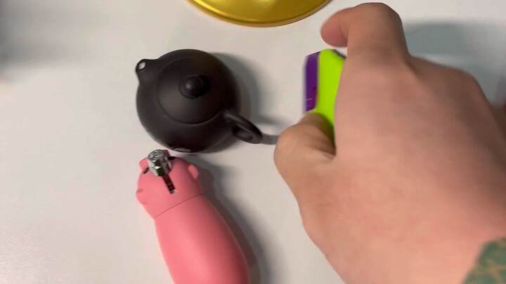 Nih, coba lihat harta karun apa yang bisa aku dapatkan secara gratis