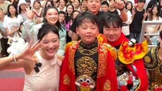 Bersama Reyue, mari kita perkenalkan lebih banyak anak muda pada pesona Opera Sichuan. Semoga Opera 