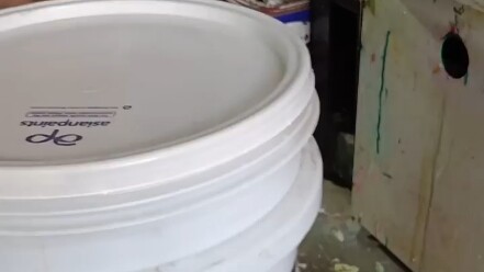 يلا نشوف معًا كيف تُمزج الألوان في الدهانات.. كلها عمليات منظمة!