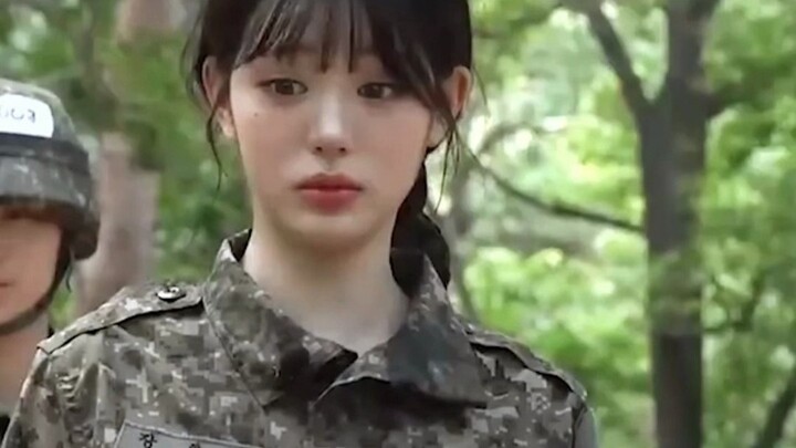 如果你压力大的话不妨来看看张元英的行李箱