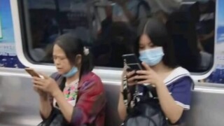 Gambar meme patung pasir | Ada pengkhianat di antara kita