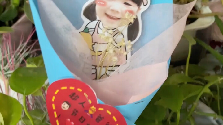 เดี๋ยวนี้โรงเรียนอนุบาลใช้สีหวานละมุน แถมยังใส่ใจรายละเอียดมาก ยอดเยี่ยมเลย!