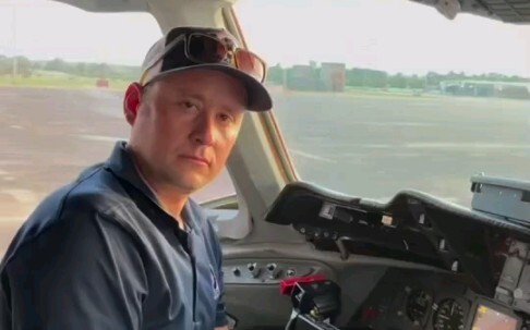 Bentley vs. Douglas DC-10