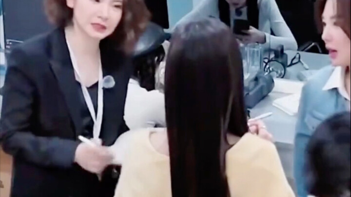 abcdefg—old-school pinyin pronunciation. Qi Wei: Why was your childhood so different from mine! #QiW