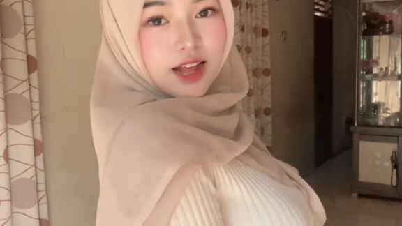 cewe cantik manis body aduhaiii🤤