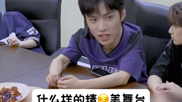 Bộ phim tài liệu gây bực mình, tiếng cười đầu tiên của tôi đều do chú chó Tiểu Lưu mang lại