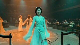 ليو بي عشرة آلاف زوج من النعال القش، ليو جي عشرة آلاف قطعة نقدية