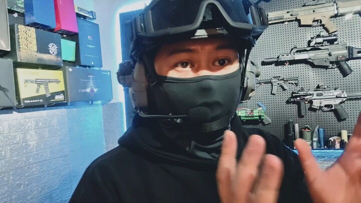 Có đồng đội kinh dị thế này, tôi thấy rất vui!