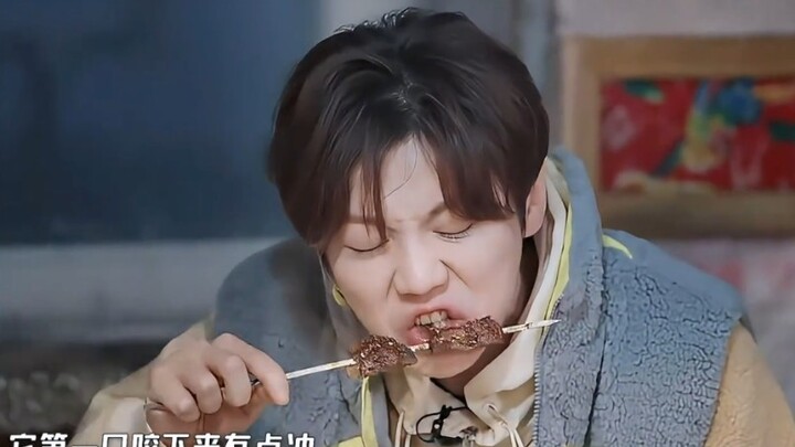 Lu Han really loves eating kidney!