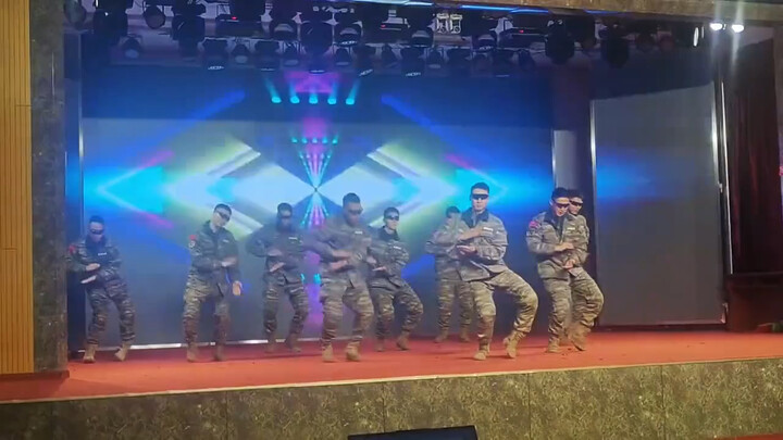 兵哥哥的快乐 科目三舞蹈