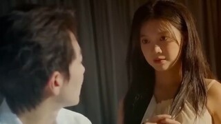 Water-delivering girl was hit by the CEOs carhe immediately marry