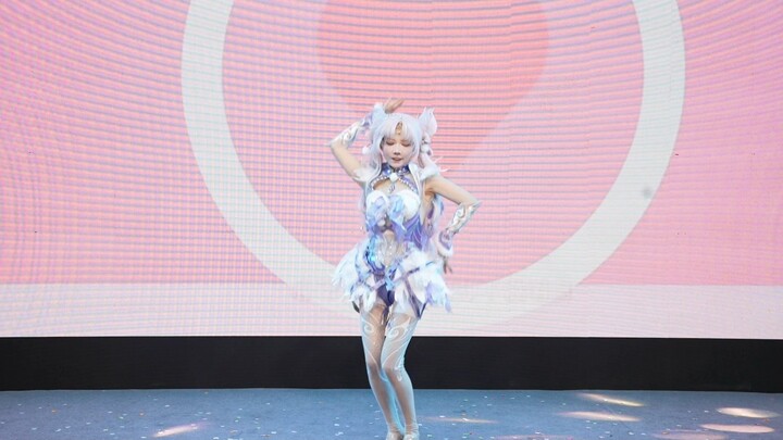 Dàn coser xinh đẹp tại triển lãm anime ICG Thượng Hải: Xuechou trình diễn nhảy otaku trong trạng thá
