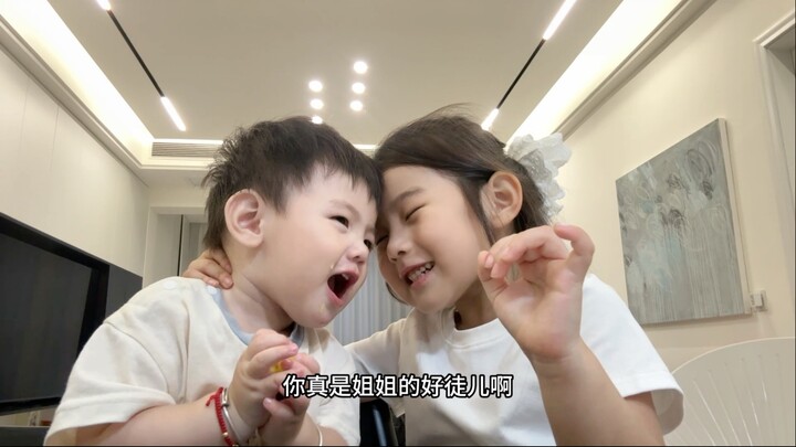 I said, you two are just too cute～