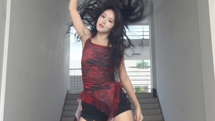 Welcome our lia back!! This time itzy also participated in the choreography