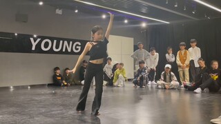 9-year-old girl choreographs her own Chinese style hip-hop dance