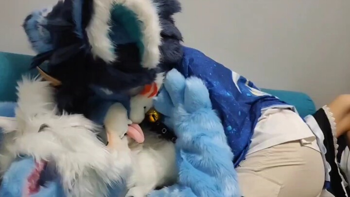 I woke up too early and stumbled upon porn on Bilibili.