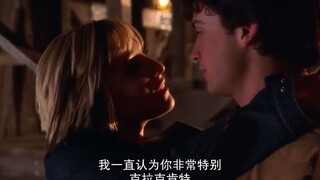 超人向女同学展示自己很硬，女同学芳心荡漾！