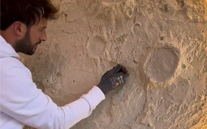 Bulan Buatan Marcos Albajez Lopez