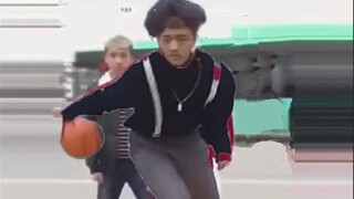 哟哟，这不摇摆坤吗