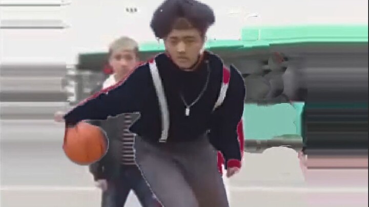 哟哟，这不摇摆坤吗