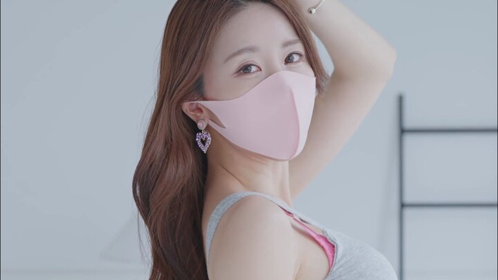 ลุคฮอตแพนท์สุดแซ่บของพี่สาวโรส