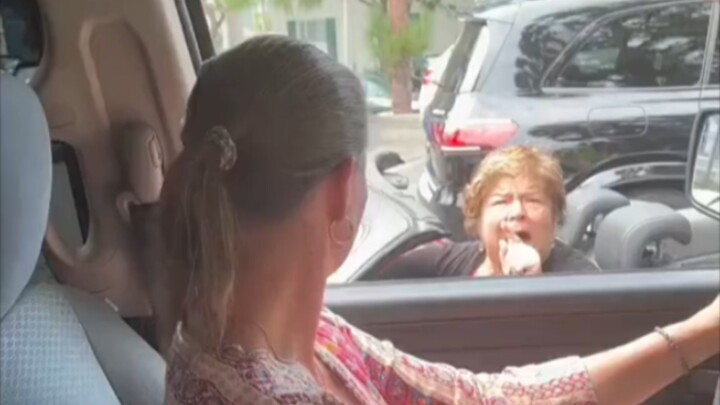 عمّات العالم كلّهنّ متشابهات!