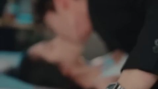 Paman CEO kelihatannya dingin, tapi dia posesif dan memanjakanku setiap malam