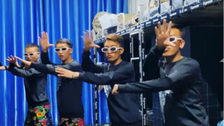مجموعة "Qinghai Shake" Flower Pants Slow Shake Group، طاقة عالية في كل مكان، إنها مثيرة!