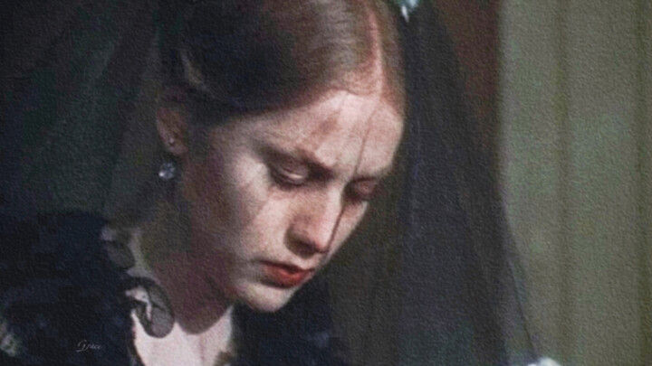 All the sadness pours out from this look｜Isabelle Huppert