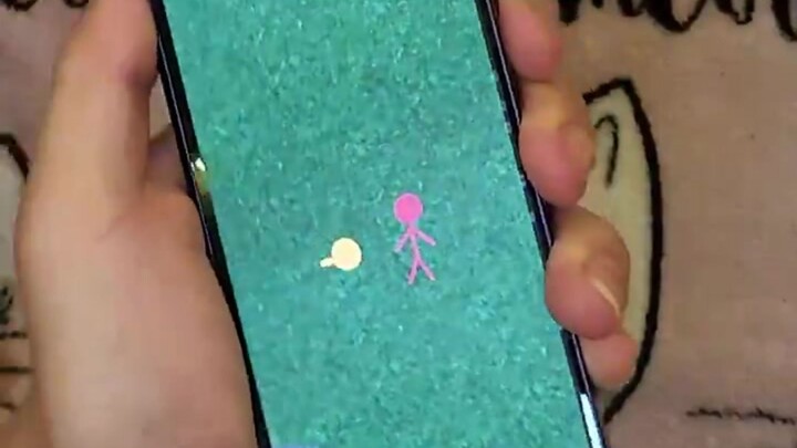 เกมยิงธนูง่ายๆ ที่ใช้ช่องเสียบสายชาร์จ เป็นไงก็ไม่รู้…