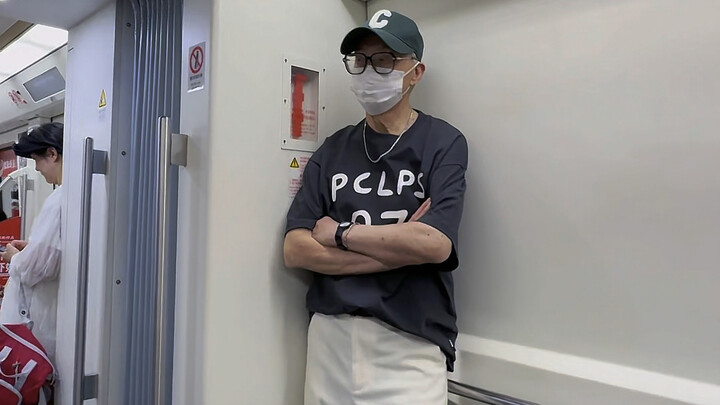 OOTD: Bắt chước cách ăn mặc của ông, đảm bảo bạn sẽ thoát ế!