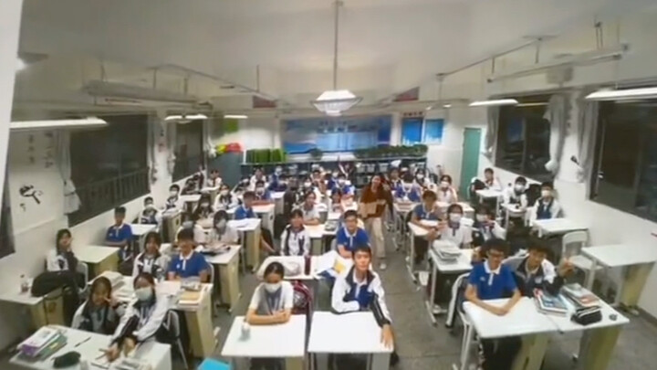 من المؤسف جدًا أن شبابي لم يُسجَّل.