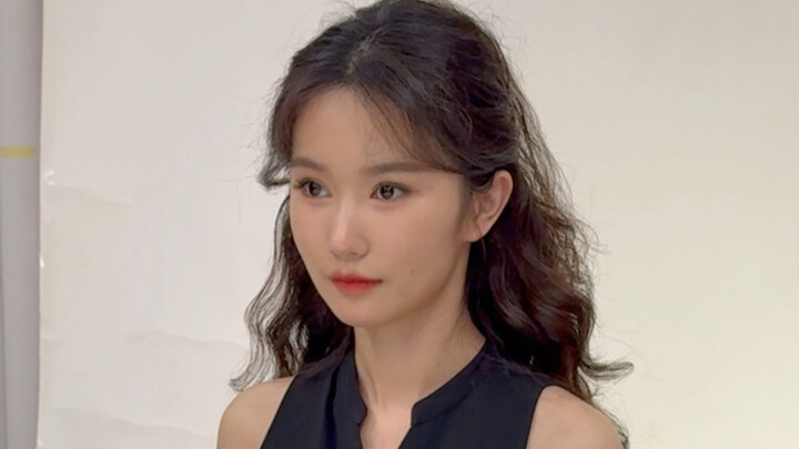 วิทยาลัยแมวเดธของเราก็ถ่ายภาพโมเดลการ์ดขึ้นแล้วเช่นกัน