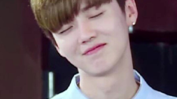 Aku selalu jatuh cinta berulang kali pada Lu Han di berbagai masa—si Rusa Kecil ini memang benar-ben