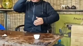 功夫茶，桌子先喝！
