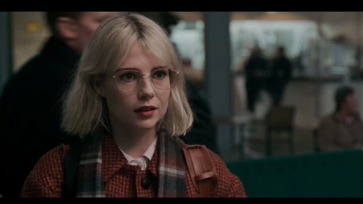 Jatuh Cinta pada Pandangan Pertama / Orang Asing di Kereta