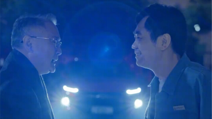 All it takes to reach the pinnacle of life is a single car headlight—surprised? Caught off guard!